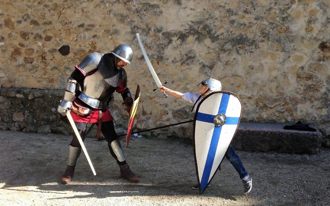 Experience the “movida” of the Court in Saint George’s Castle
